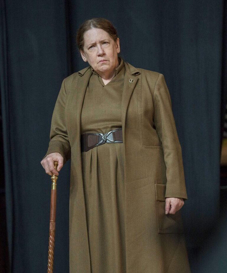 aunt lydia